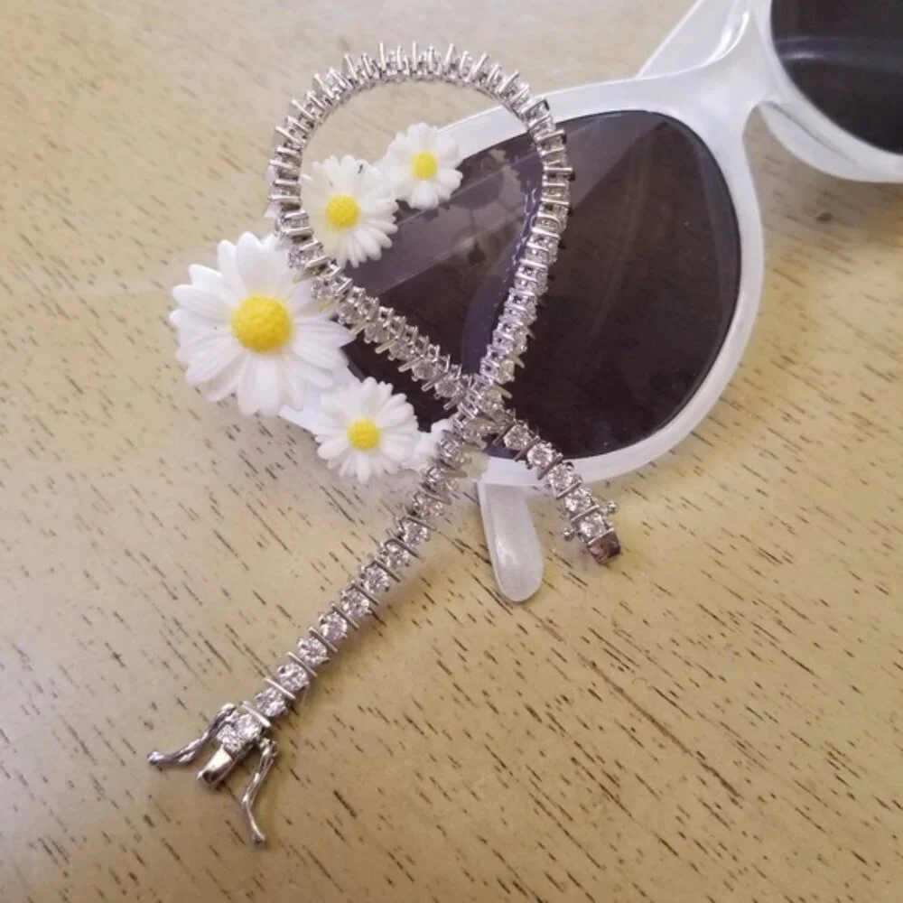 18k Swarovski Elements Tennis Bracelet ( l0l style) - Picture 2 of 7